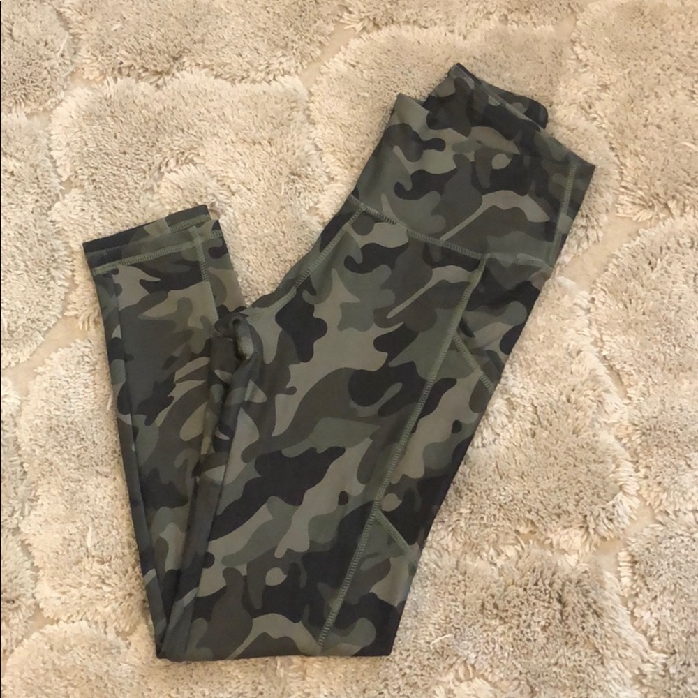 Green camo leggings capri